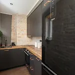 Sunny 1br Near Park & Stadium Lägenhet *