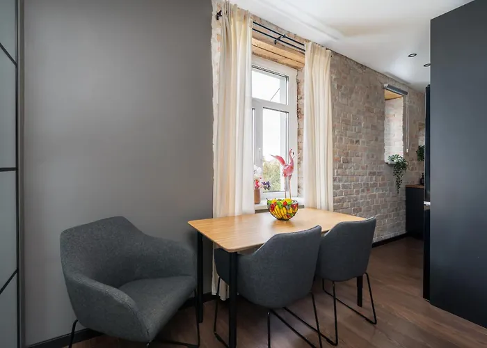 Sunny 1br Near Park & Stadium アパート