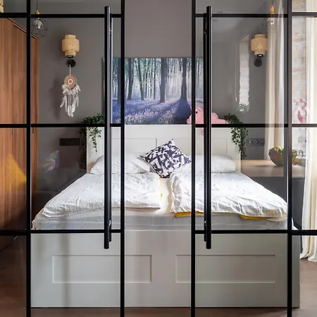 Sunny 1br Near Park & Stadium Daire Riga