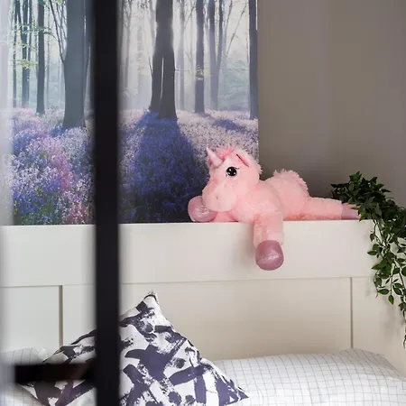 Daire Sunny 1br Near Park & Stadium Riga