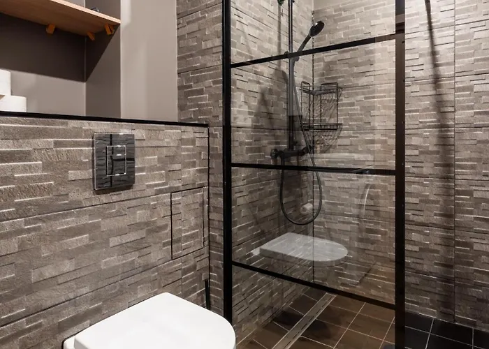 Apartament Sunny 1br Near Park & Stadium