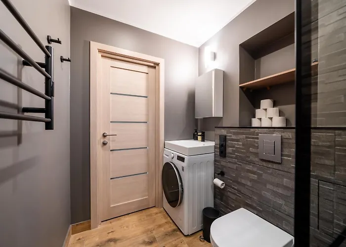 Apartament Sunny 1br Near Park & Stadium